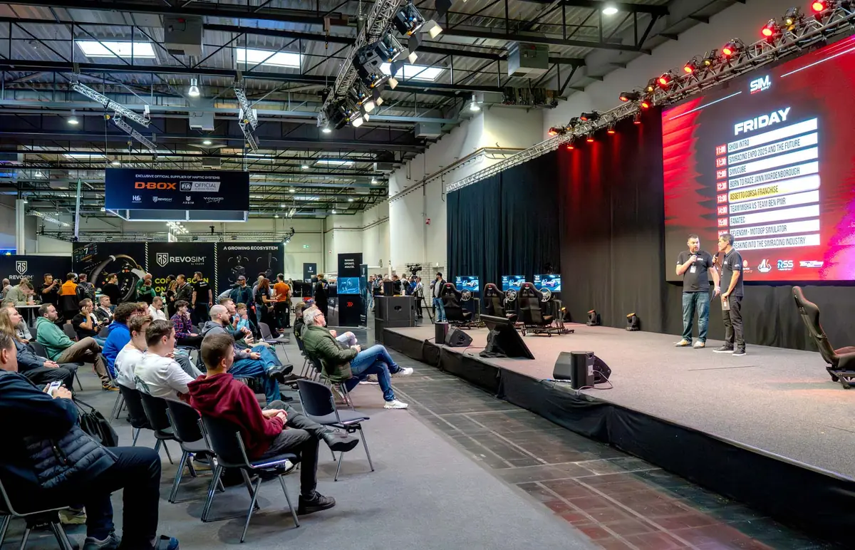 Bühnenprogramm auf der ADAC SimRacing Expo